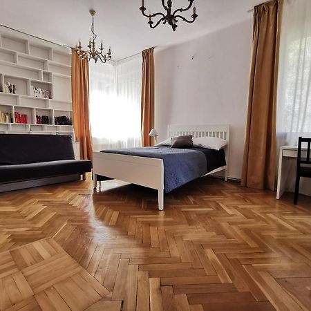 Cozy Spacious Apartment With Balcony Krakau Exterior foto